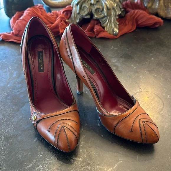 Authentic Louis Vuitton Cognac Stitched Leather Pumps Size 37.5 - Picture 1 of 4